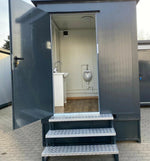 Bungalow Sanitario con Duchas 1